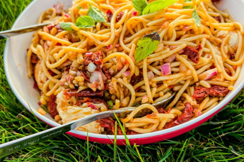 Mediterraner Spaghetti-Salat